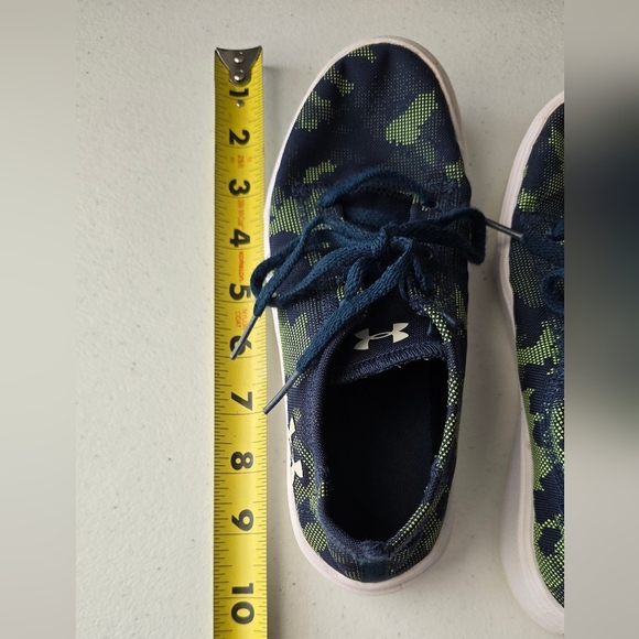 Kids Under Armour Canvas Camo shoes size 2Y - Picture 10 of 10